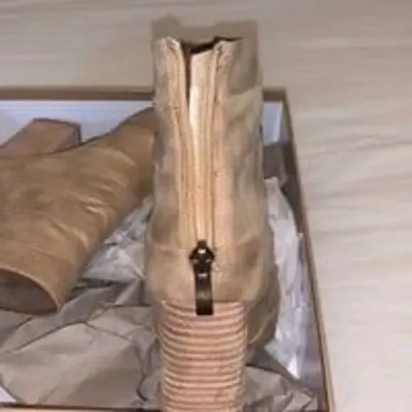 Antelope Gold Open Toe Boots - Picture 2 of 4